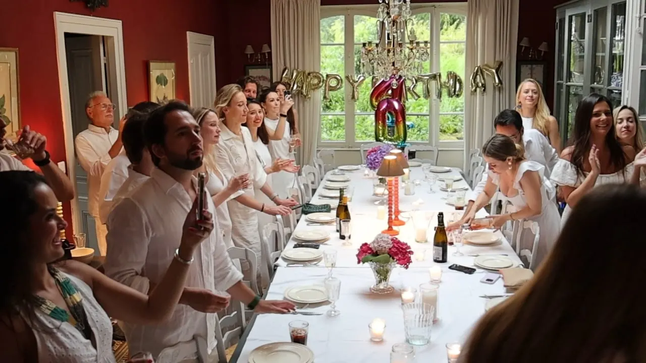 Vignette de la vidéo « Anniversaire mikOsax », DJ sax en soirée d'anniversaire